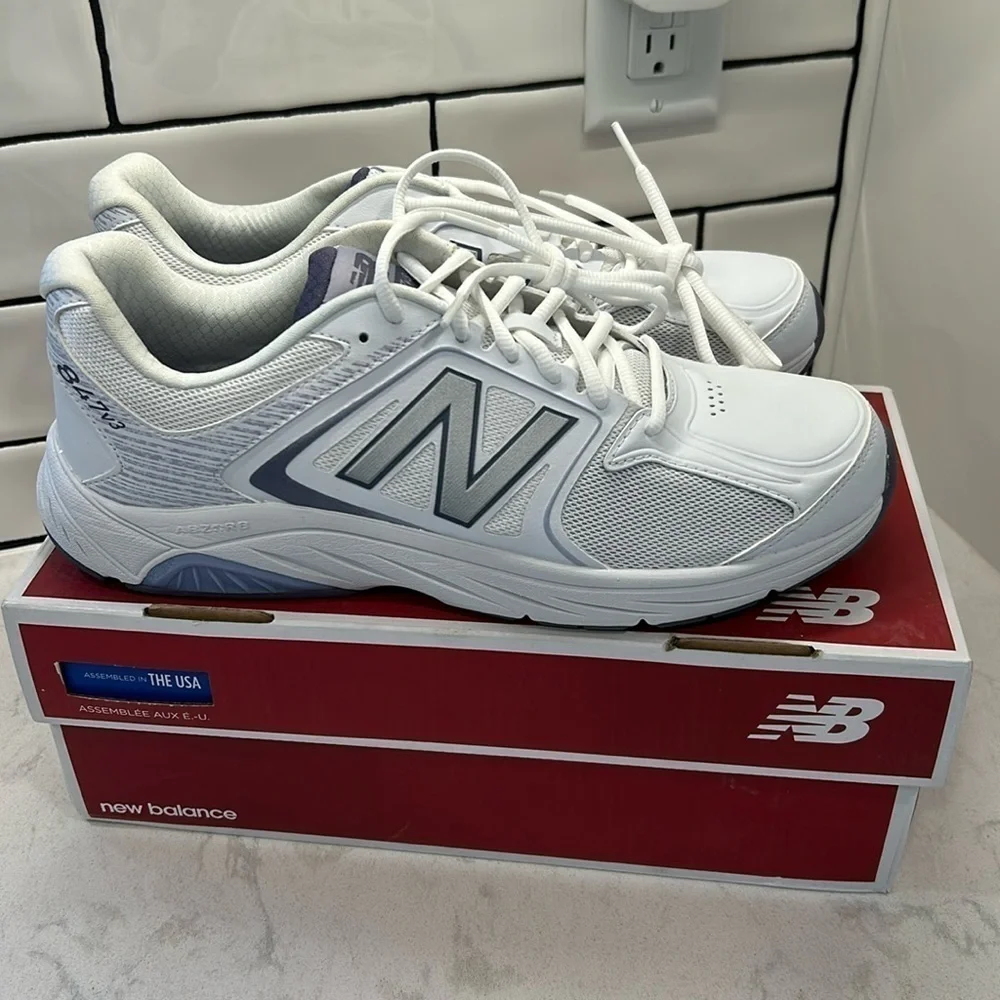 NIB New Balance 847 V3 | White & Grey Walking Shoes Sneakers
